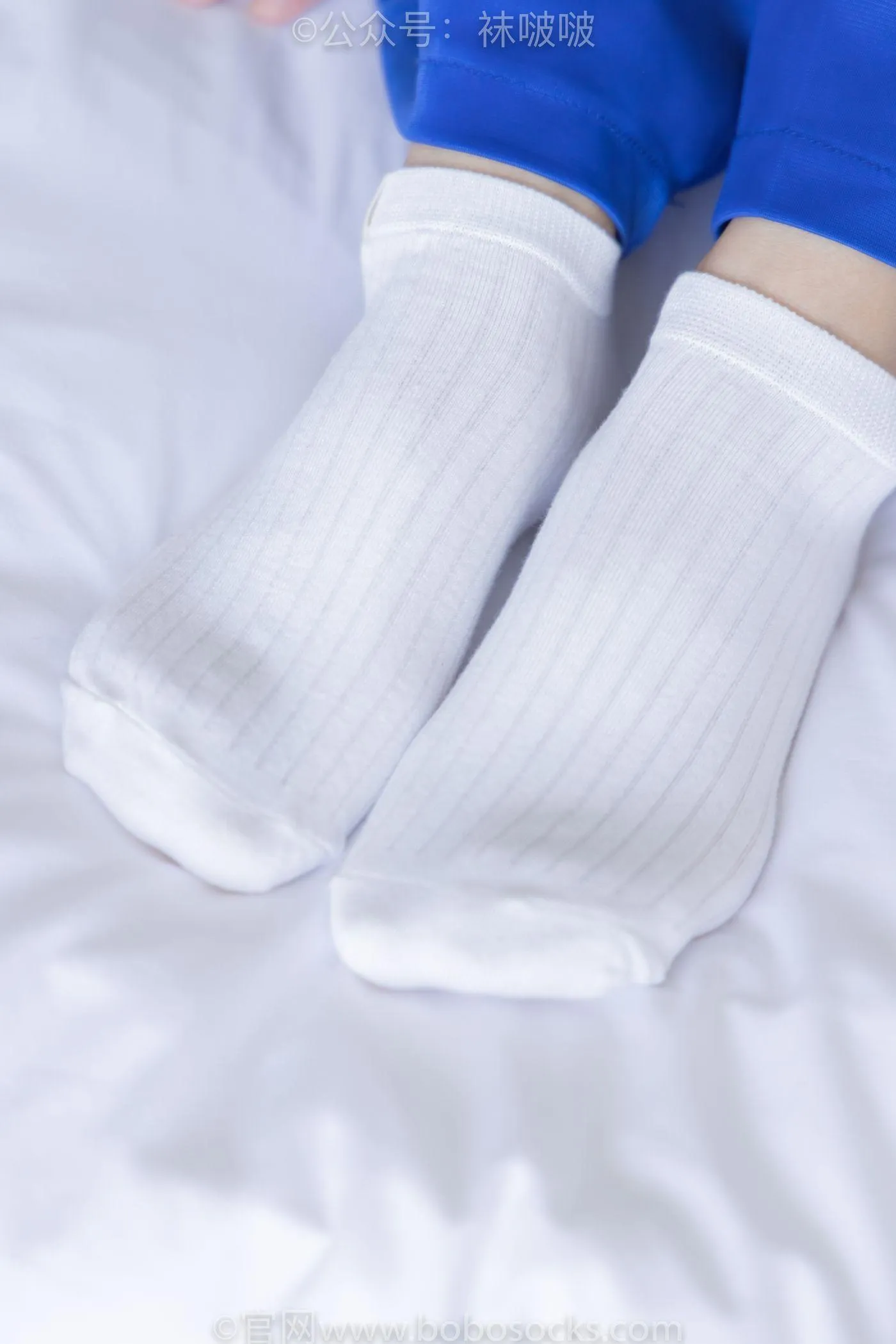 [BoBoSocks袜啵啵]NO.039 小奶熊-校服、vans帆布鞋、短白棉袜、裸足 [154P]插图1